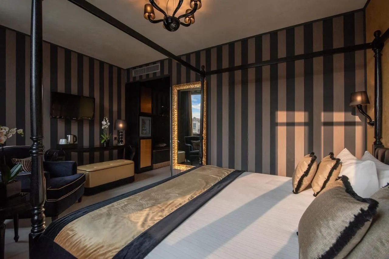 Carnival Palace - Venice Collection Hotel
