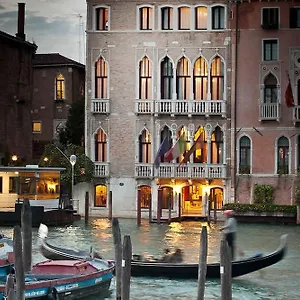 Pesaro Palace 4* Veneza